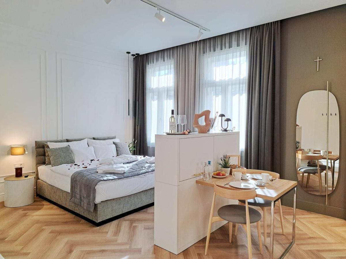 Hotel Domus Collis Γκιόρ Εξωτερικό φωτογραφία